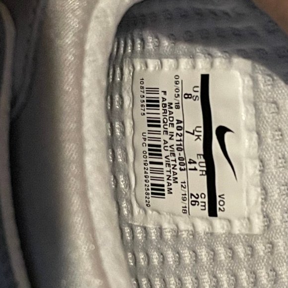 Nike Air Max 720 SATURN Pure Platinum 10.5 or 8 - Picture 9 of 10